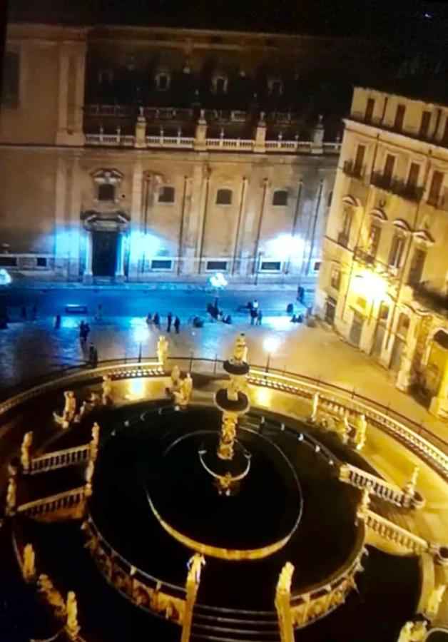 Appartamento Hello Cathedral House Palermo Esterno foto